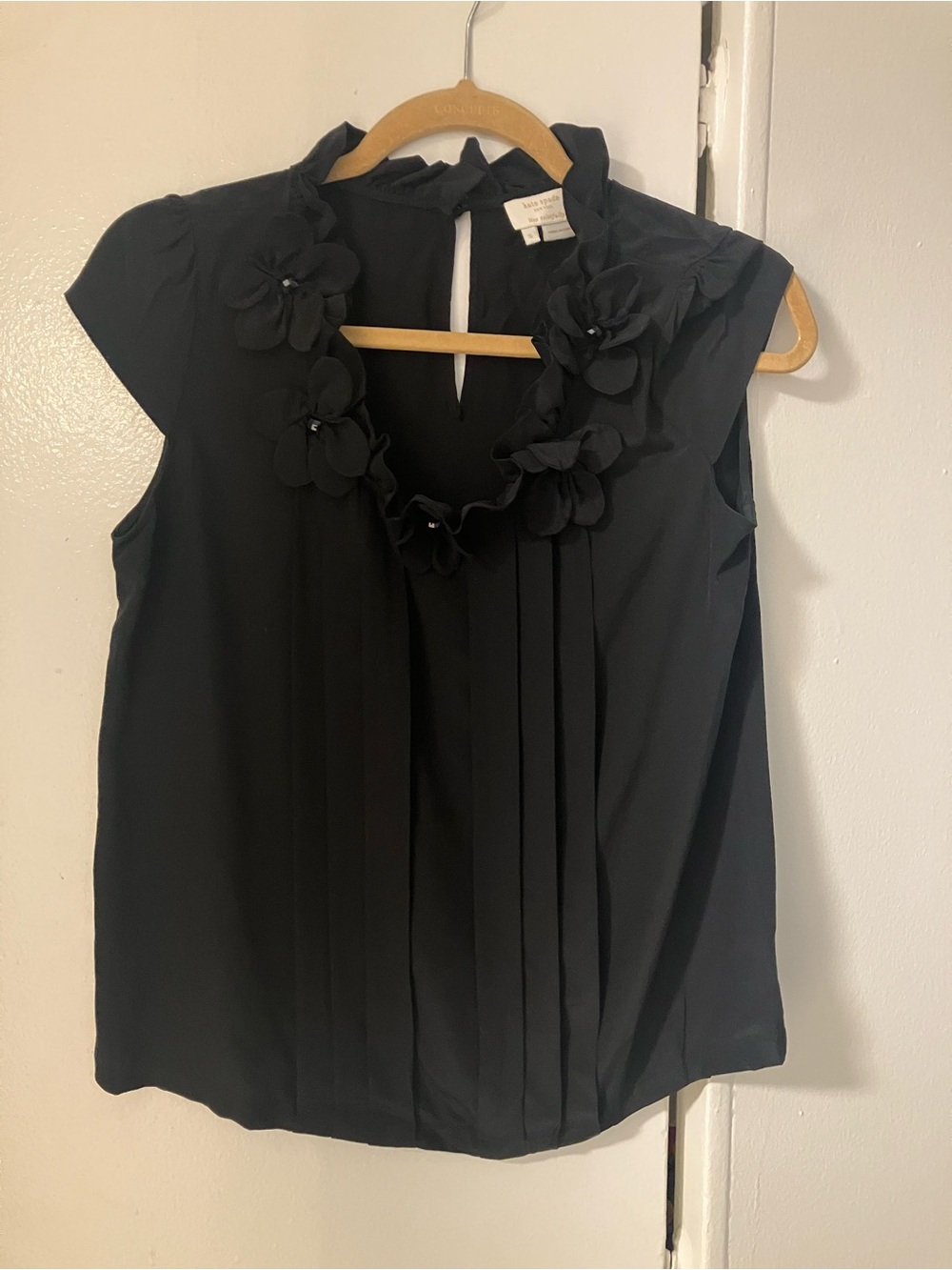 Kate Spade Womens Black Silk Appliqué Bead Center Sleeveless Top Blouse Sz S.